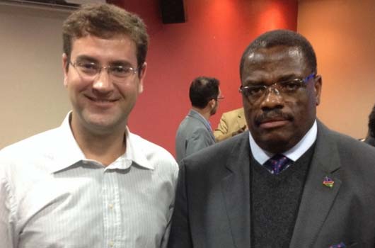Ziober Brasil tem encontro com embaixador da Namíbia.