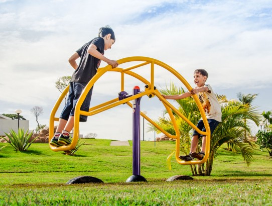 Gangorra de Pé Equilibrista: estímulo ao trabalho em equipe entre as crianças